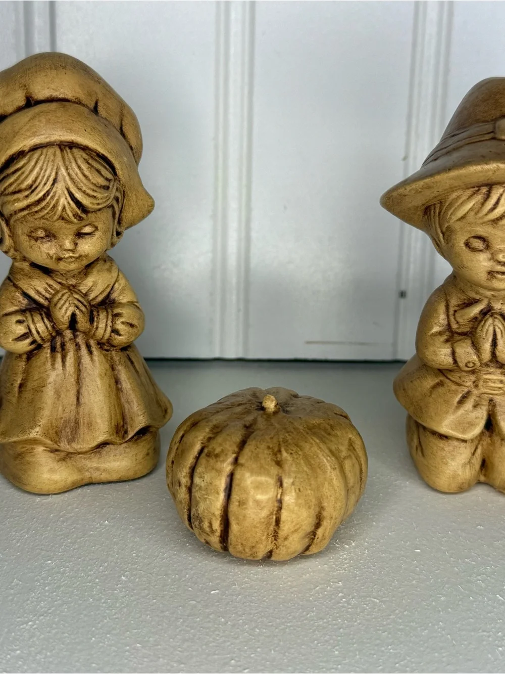 Vintage Hand Painted Thanksgiving Day Boy Girl Praying Pilgrim Figurines Ceramic